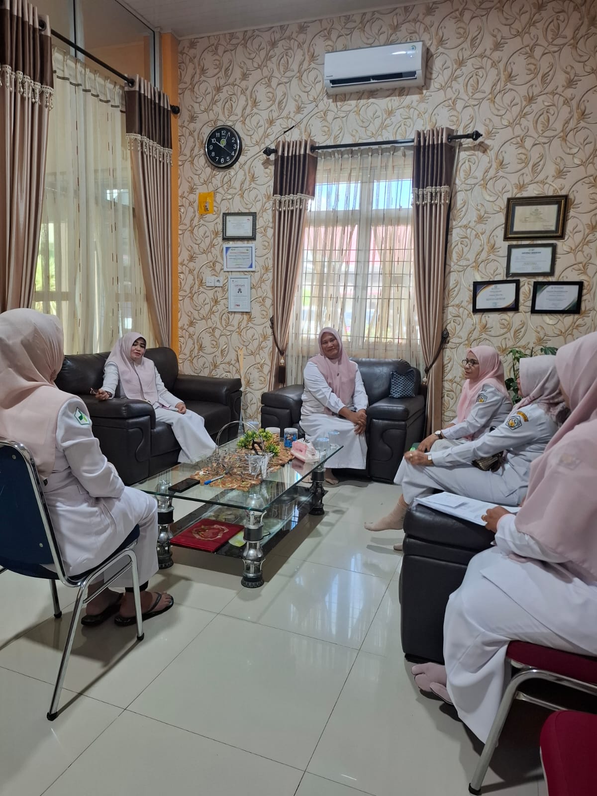 Rapat Pembinaan dan Evaluasi Kedisiplinan Kinerja Petugas Pustu dan Poskesdes